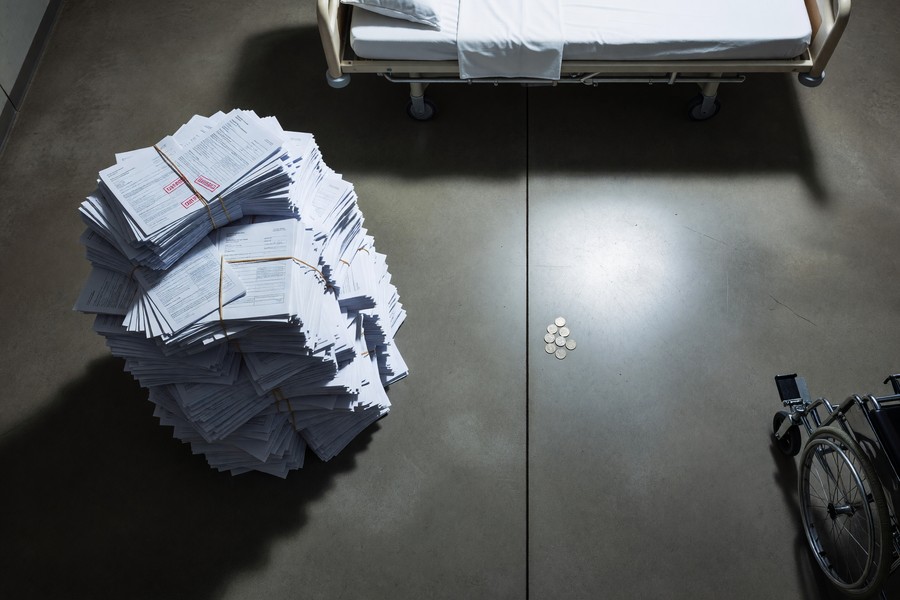 Bar chart showing state minimum liability limits versus average 2024 injury claim costs by state